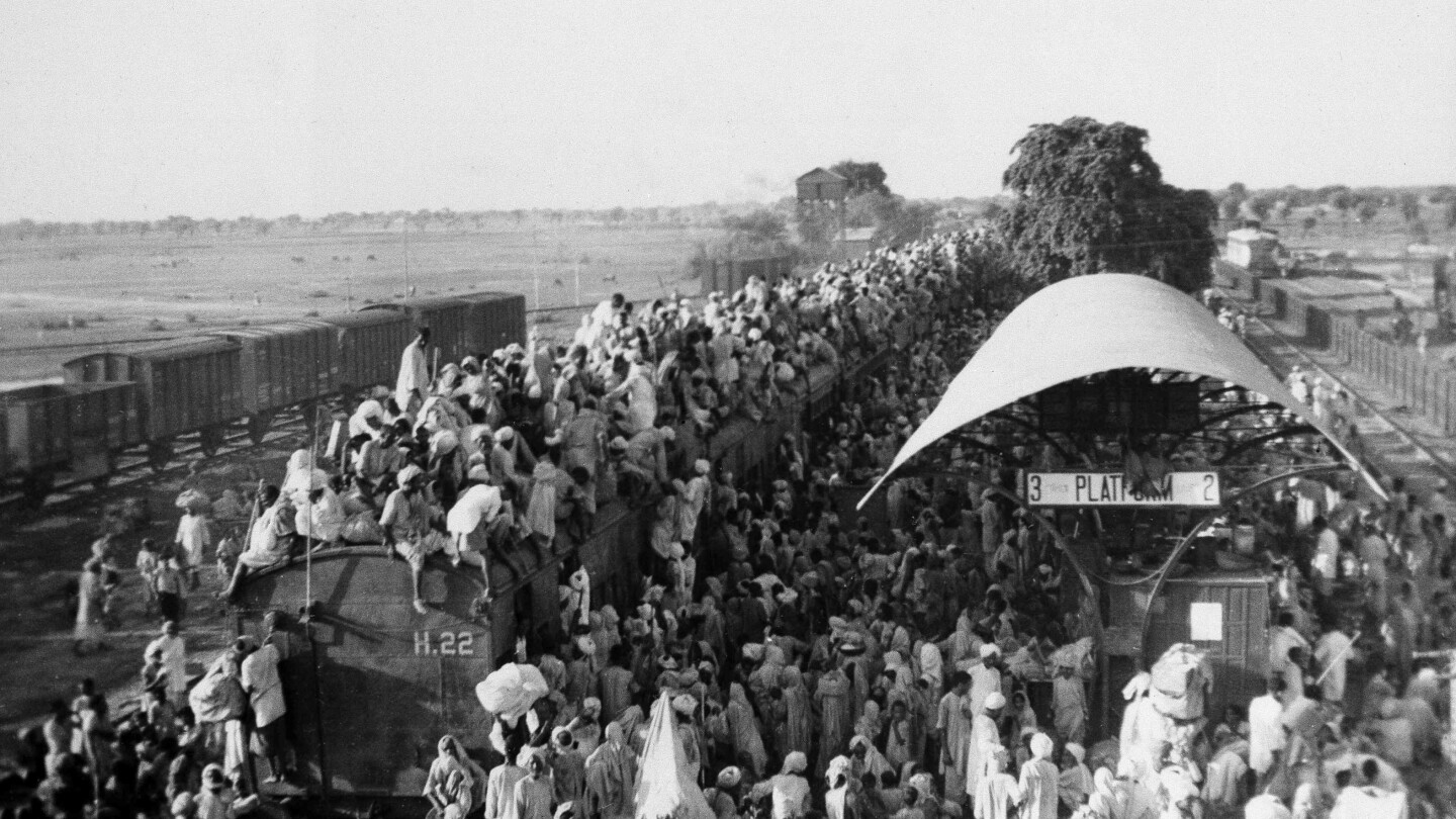 Индия и Пакистан са в конфликт от 1947 г. разделяне. A look at its troubled legacy