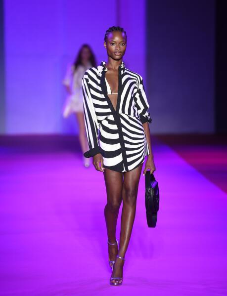 ✨✨TOP🕊️Fashion✨✨✨🌎 #fashionfact #supermodel #catwalk #runwaywalk #fa