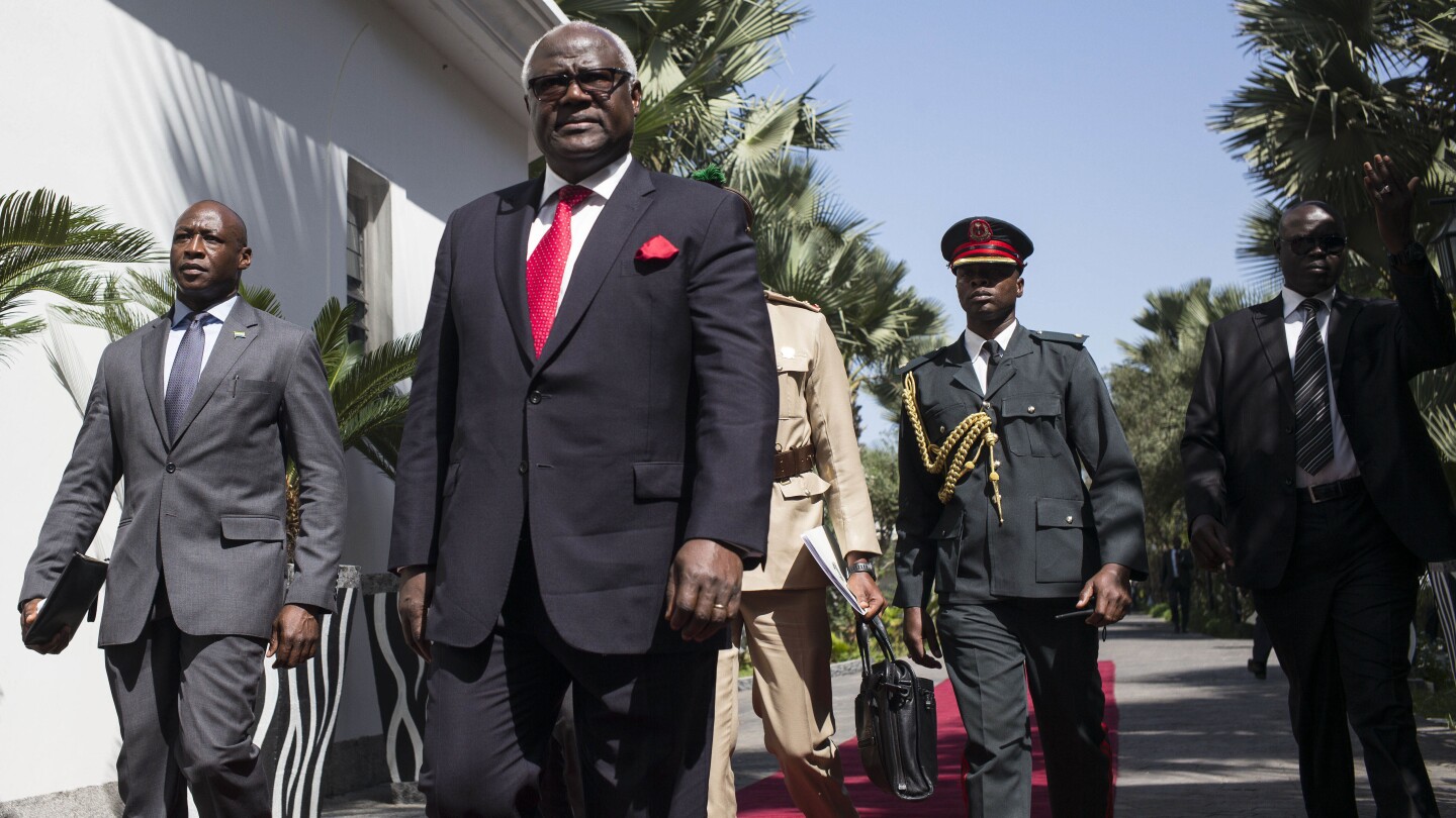 Бившият президент на Сиера Леоне е обвинен в държавна измяна за предполагаемо участие в неуспешен опит за преврат
