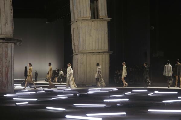 Gucci Sabato De Sarno Debut a Clean Sweep With Young, Leggy Looks