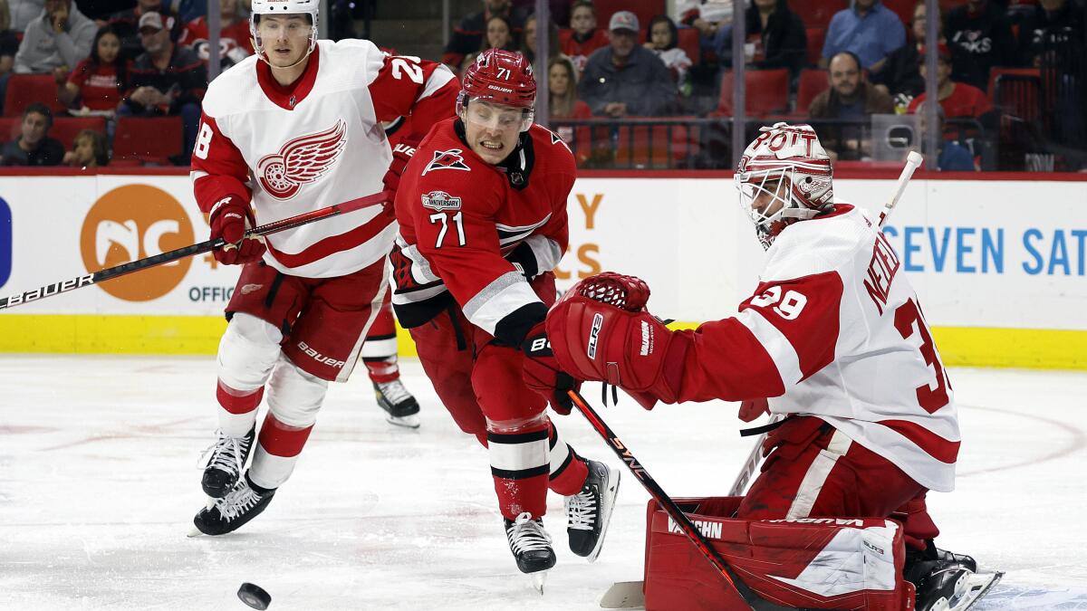 Hurricanes win 1-0 over Detroit Red Wings
