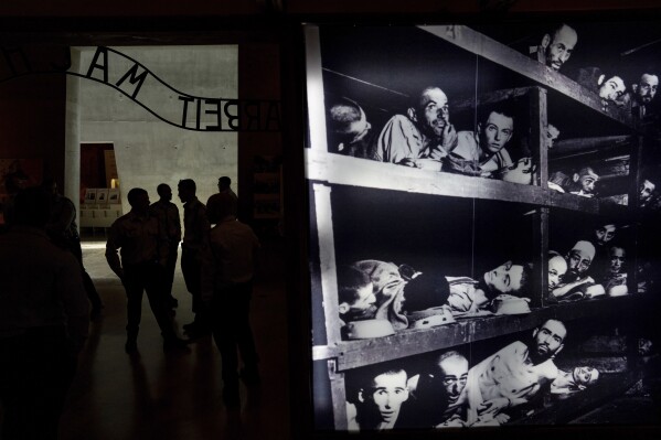 Foto tomada en el Museo Yad Vashem del Holocausto, en Jerusalén, el 5 de mayo de 2024. (Foto AP/Ohad Zwigenberg)