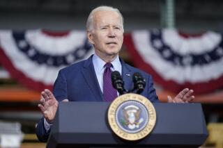 ARCHIVO - El presidente Joe Biden habla durante un evento en Hamilton, Ohio, el viernes 6 de mayo de 2022. (AP Foto/Andrew Harnik, Archivo)