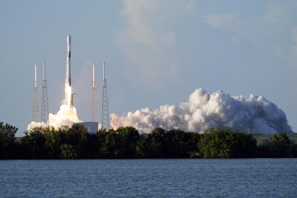A SpaceX Falcon 9 rocket, with the Korea Pathfinder Lunar Orbiter, or KPLO, lifts off from launch complex 40 at the Cape Canaveral Space Force Station in Cape Canaveral, Fla., Thursday, Aug. 4, 2022.South Korea joined the stampede to the moon Thursday with the launch of a lunar orbiter that will scout out future landing spots.
 (AP Photo/John Raoux)