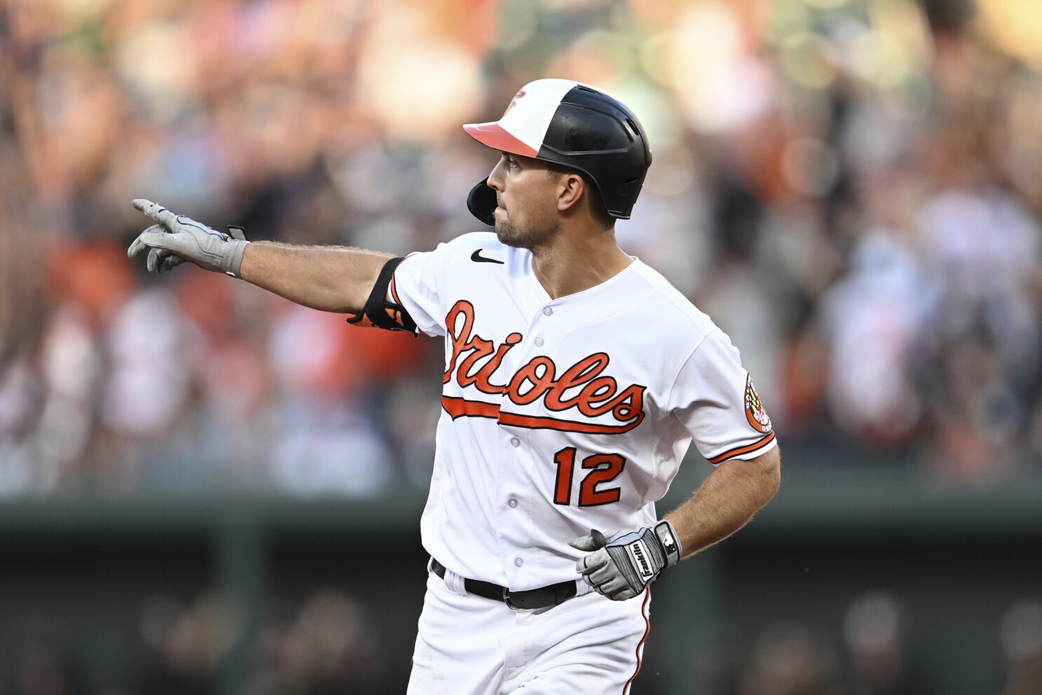 Orioles score 7 runs in 1st inning, pound the Yankees 9-3 to stay 1 1/2  games up in AL East