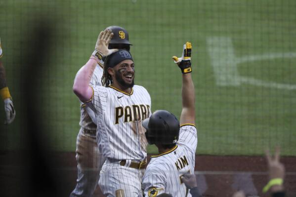 Padres' Fernando Tatis Jr., Ha-Seong Kim named Gold Glove