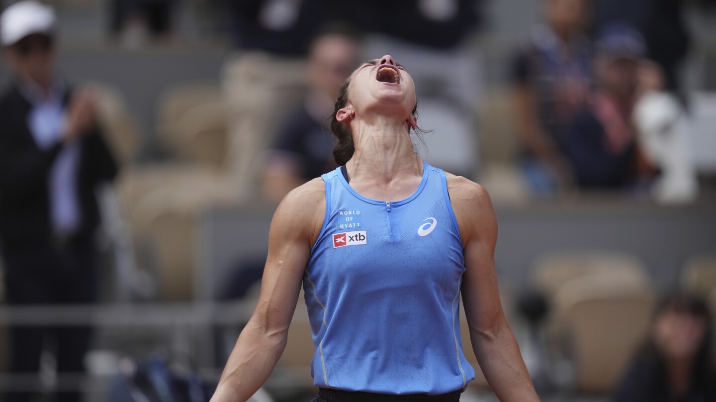 Open French Open: 361-ва класирана френска жена Boisson Distsets № 3 Pegula. Gauff и Jokovic Win 