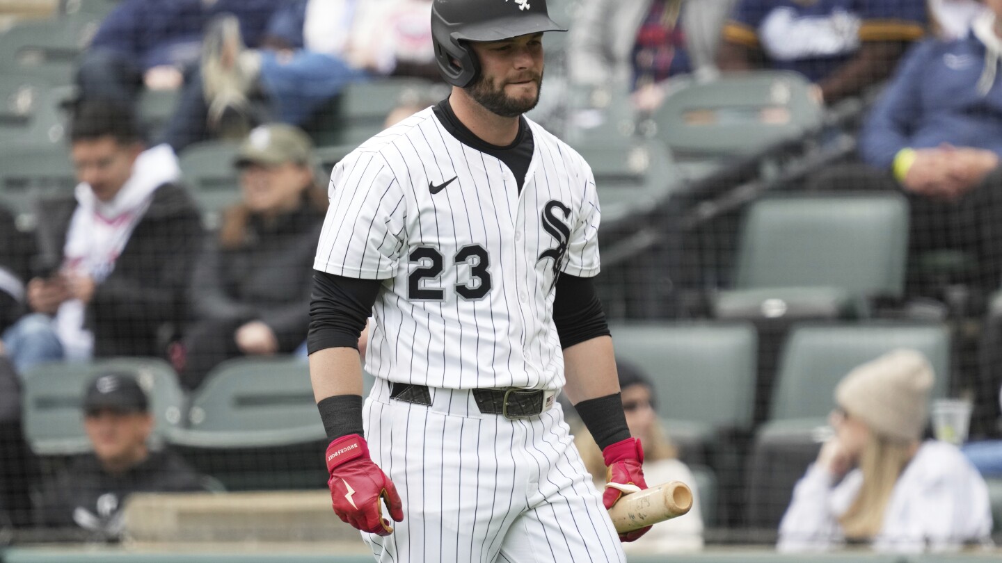 White Sox's Andrew Benintendi Exits Game with Calf Injury
