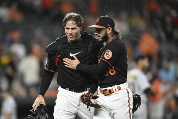 Orioles hold off Pirates 1-0 for 4th straight victory