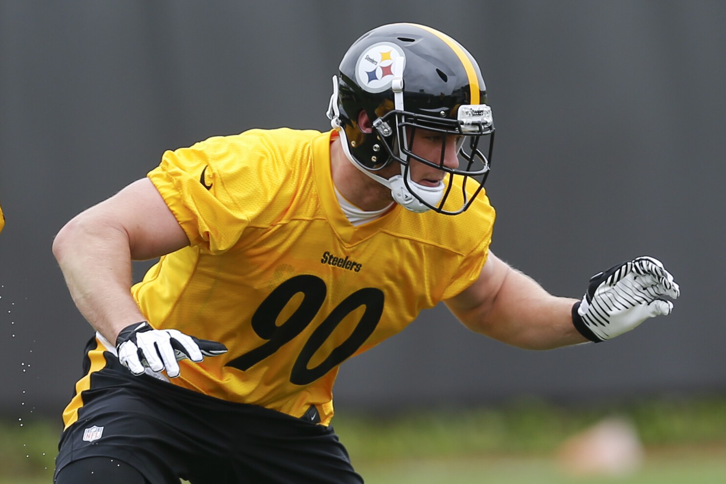 Steelers star linebacker TJ Watt skips the start of mandatory minicamp