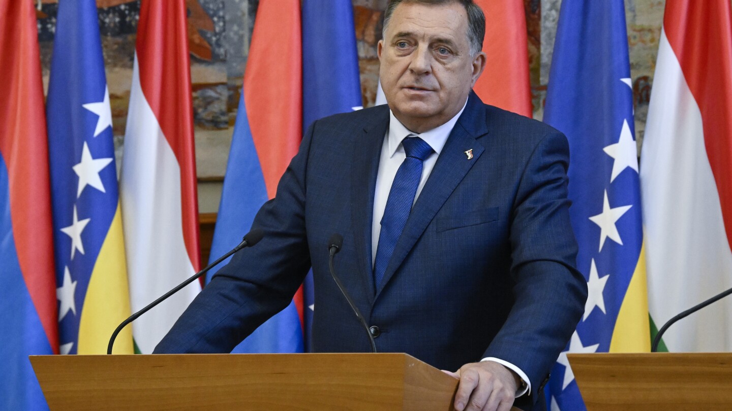 СРЕБРЕНИЦА, Босна и Херцеговина (АП) — Лидерът на сръбската територия