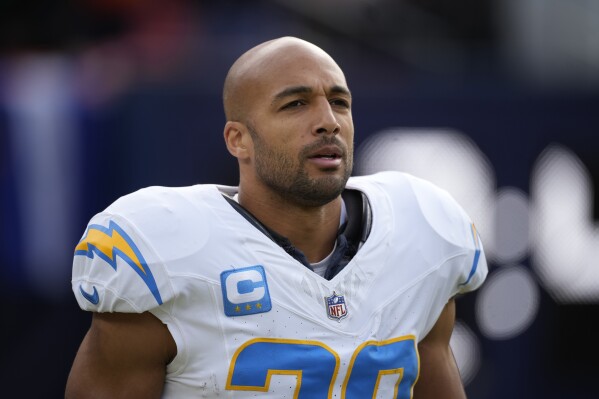 Commanders sign cornerback Michael Davis, who joins Chargers teammate  Austin Ekeler in Washington | AP News