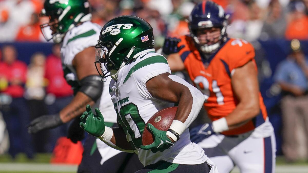 Jets rookie RB Breece Hall (ACL), OL Alijah Vera-Tucker (triceps) to miss  remainder of 2022 season