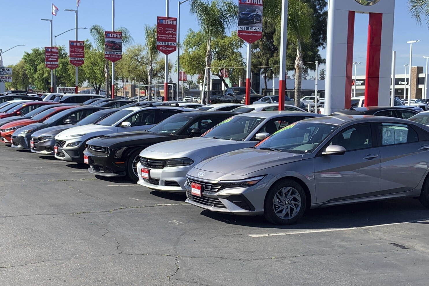Edmunds: How to get the best auto deals this Memorial Day weekend