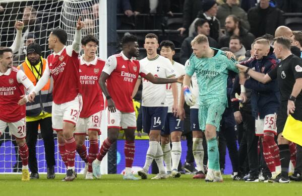 Arsenal 8 points clear, commanding Premier League title race
