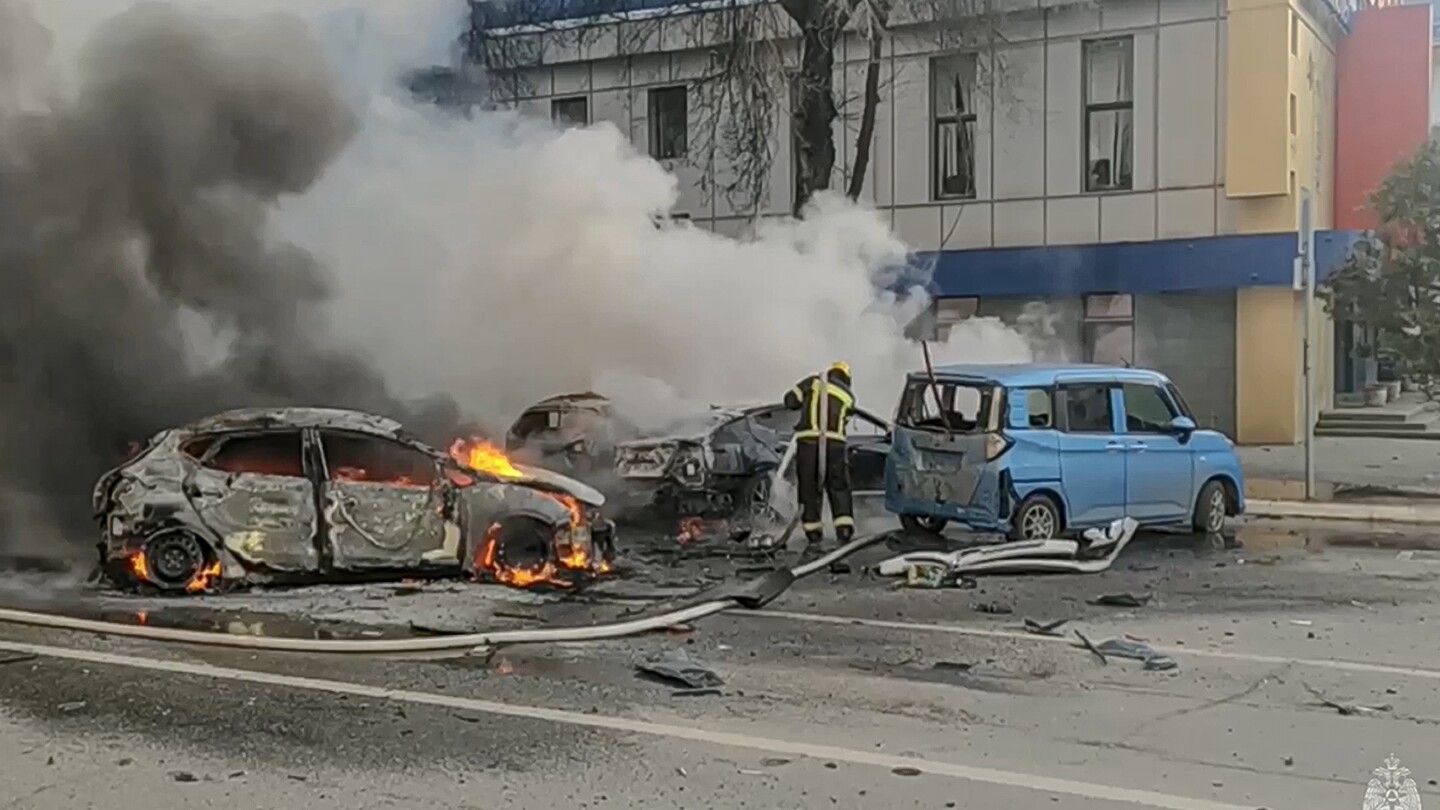Атака с украински дрон срещу петролно депо в Русия предизвика огромен пожар, твърдят официални лица