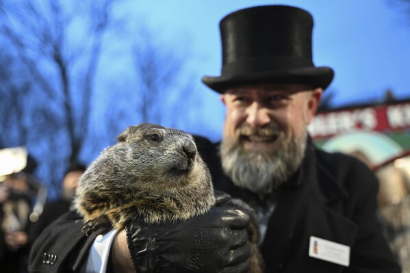 Punxsutawney Phil and wife Phyllis are parents of 2 babies | AP News