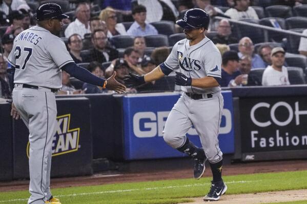 Rizzo HR in 9th, Yanks edge Rays for 14th straight home win
