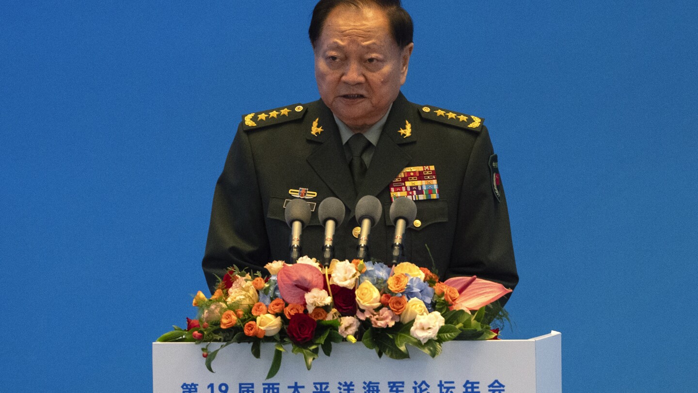 Podczas międzynarodowego spotkania morskiego chiński generał zajmuje twarde stanowisko w sprawie Tajwanu i innych sporów