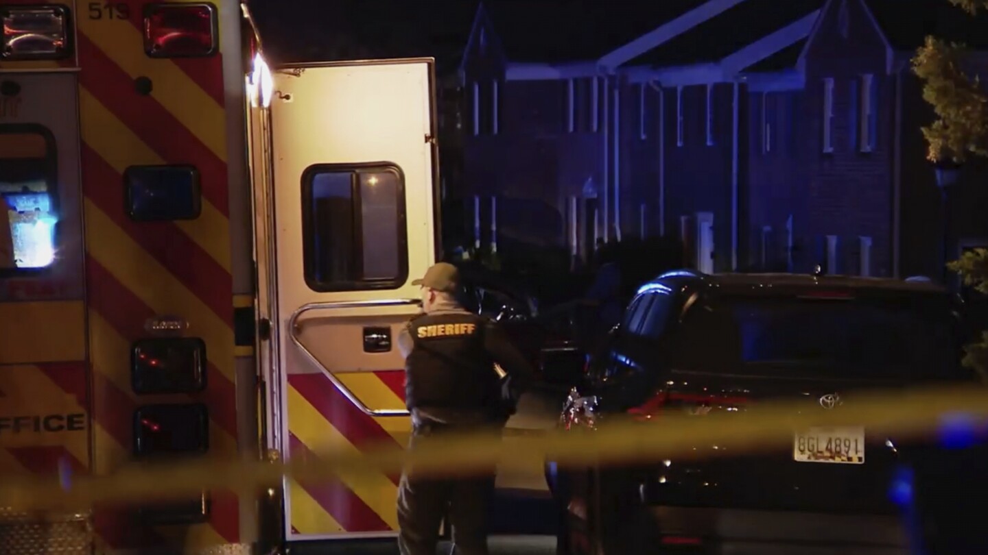 3 dead and 3 wounded in mass shooting at town house complex in Virginia