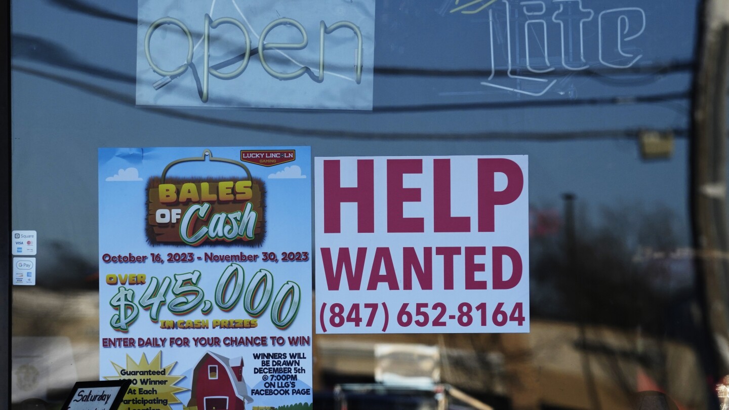 Броят на американците кандидатстващи за обезщетения за безработица спадна до
