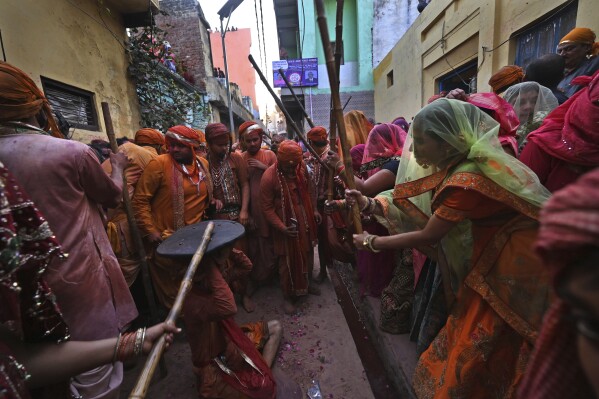 facebook holi females