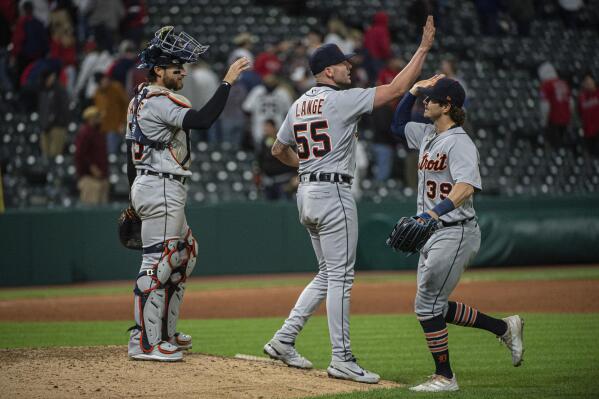 Kerry Carpenter's 3-run homer off rookie Tanner Bibee helps Tigers