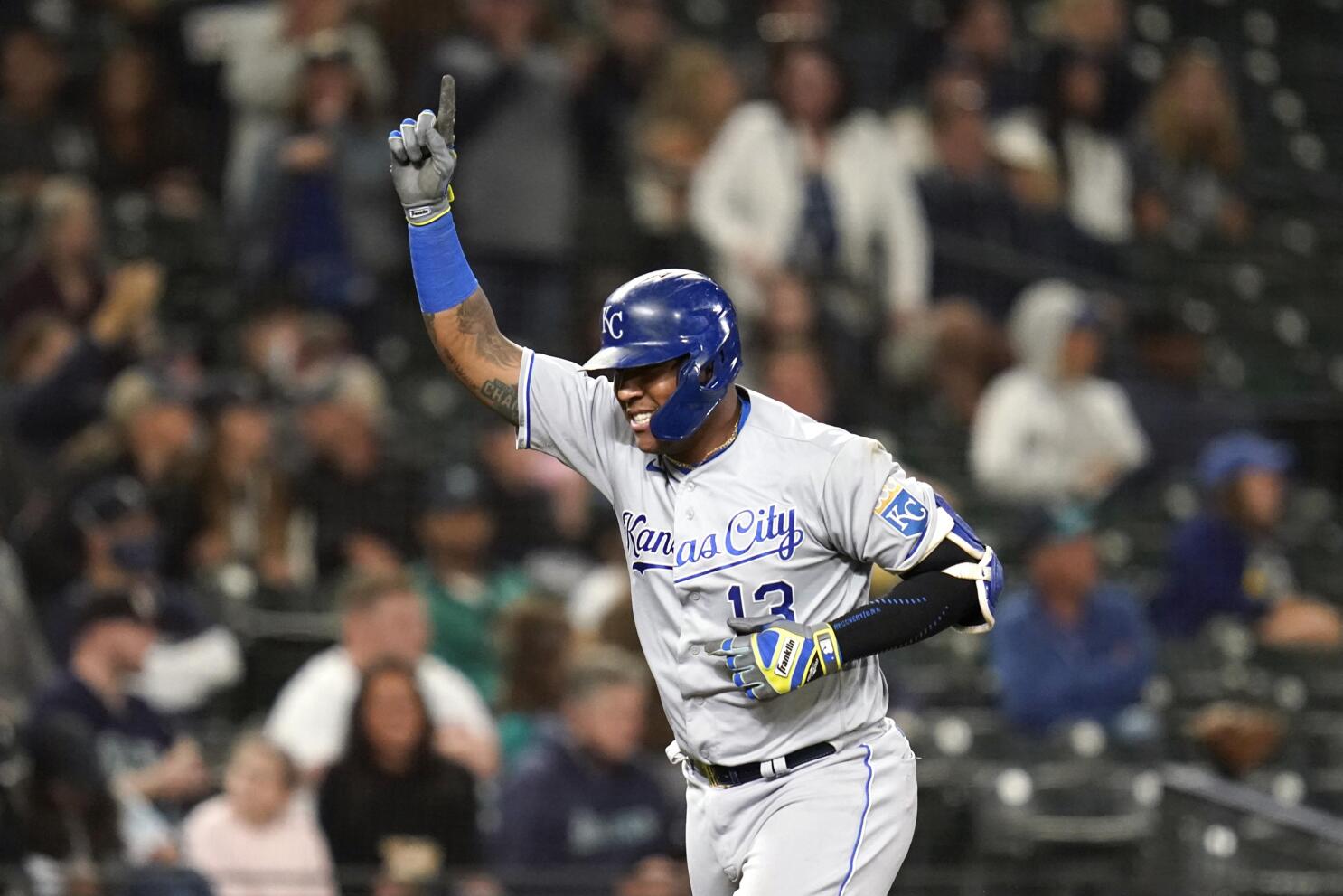 Salvador Perez lifts Royals to a win in series finale - ABC17NEWS