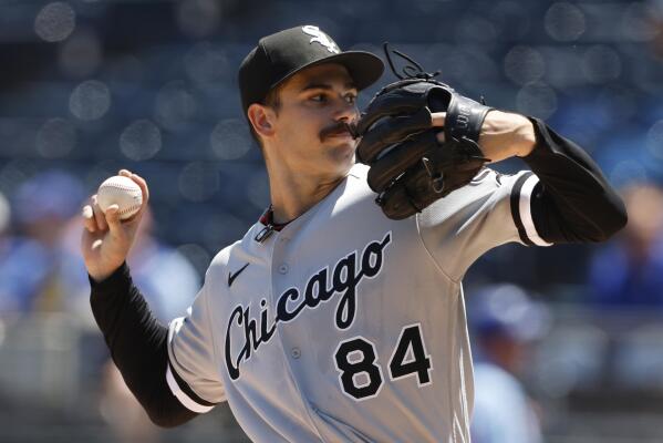 White Sox finish three-game sweep of KC Royals, whose offense