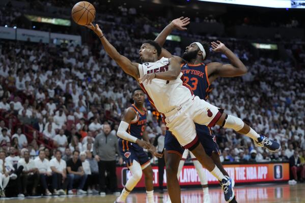 Miami Heat defeats New York Knicks 96-92 to advance to Eastern Conference  Finals - CBS Miami