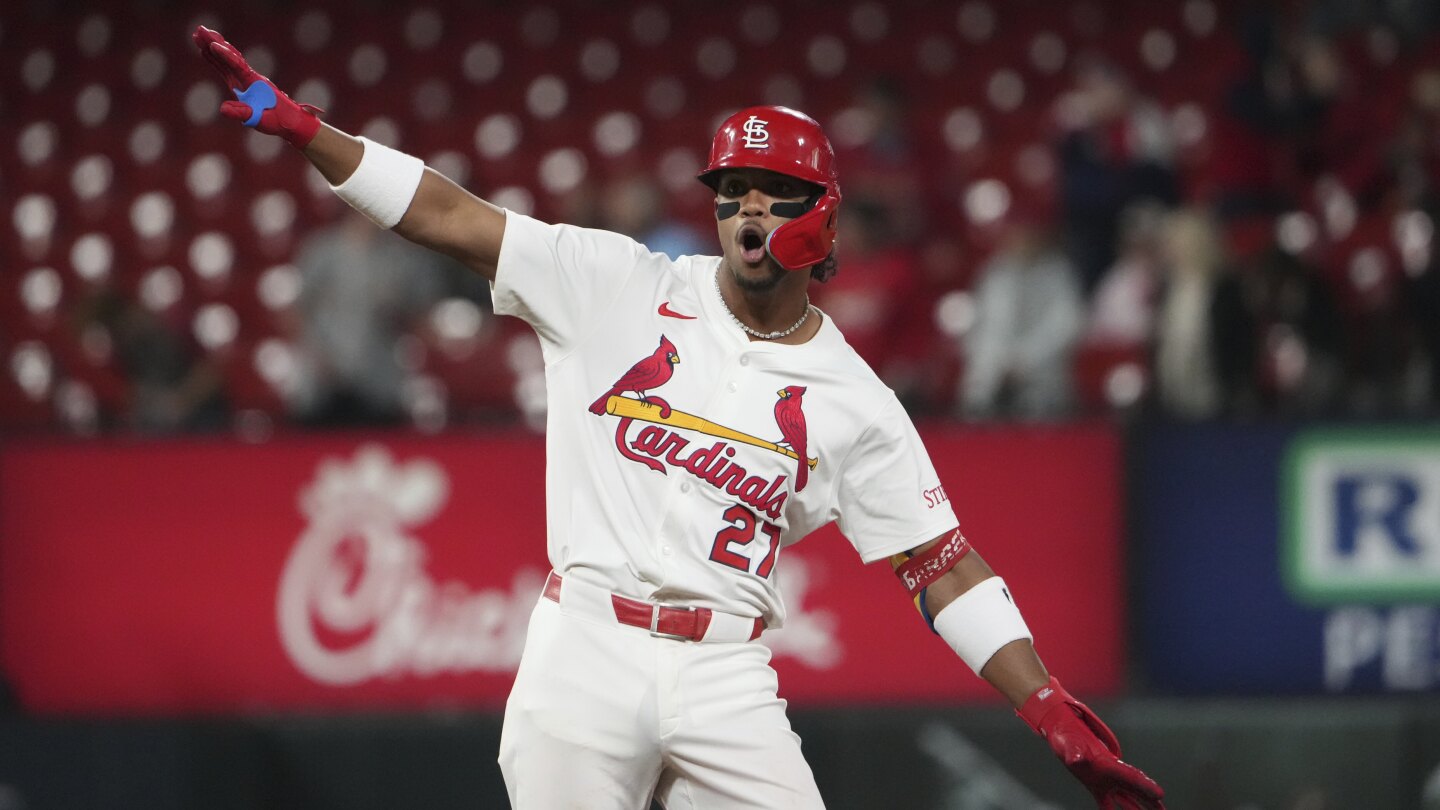 Jonrón de Contreras impulsa victoria 6-3 de Cardenales ante Piratas