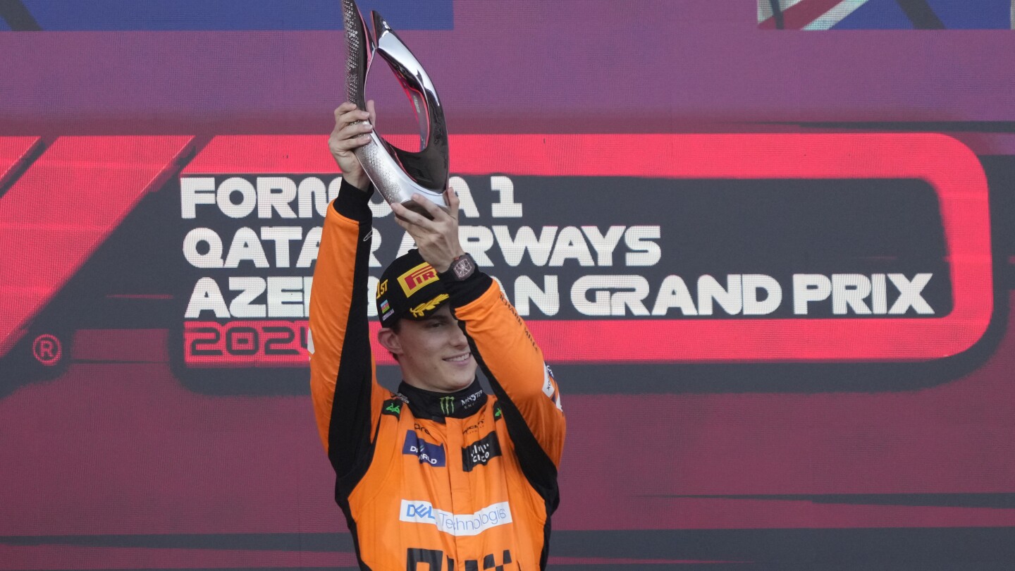 Piastri remporte le Grand Prix d’Azerbaïdjan de F1 après un accident en fin de course qui a mis hors course Perez et Sainz