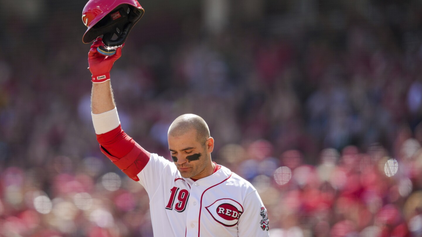 Cincinnati Reds: Will Joey Votto's return stunt growth of young team?