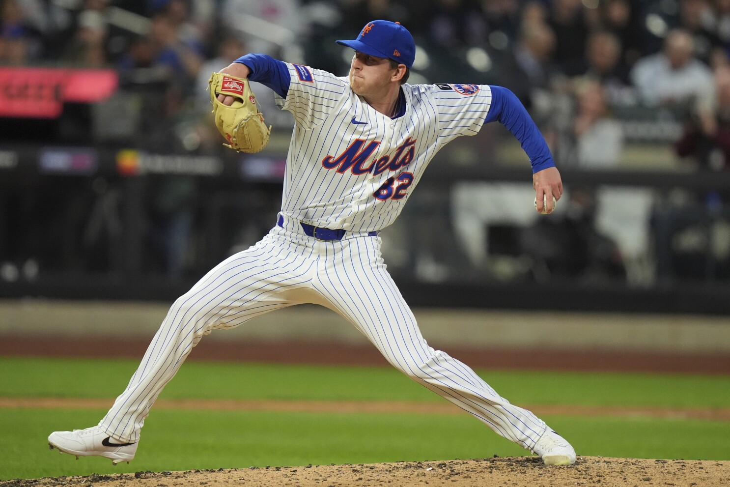 Mets put Young on injured list and bring up Waddell to make 1st MLB appearance in 4 years