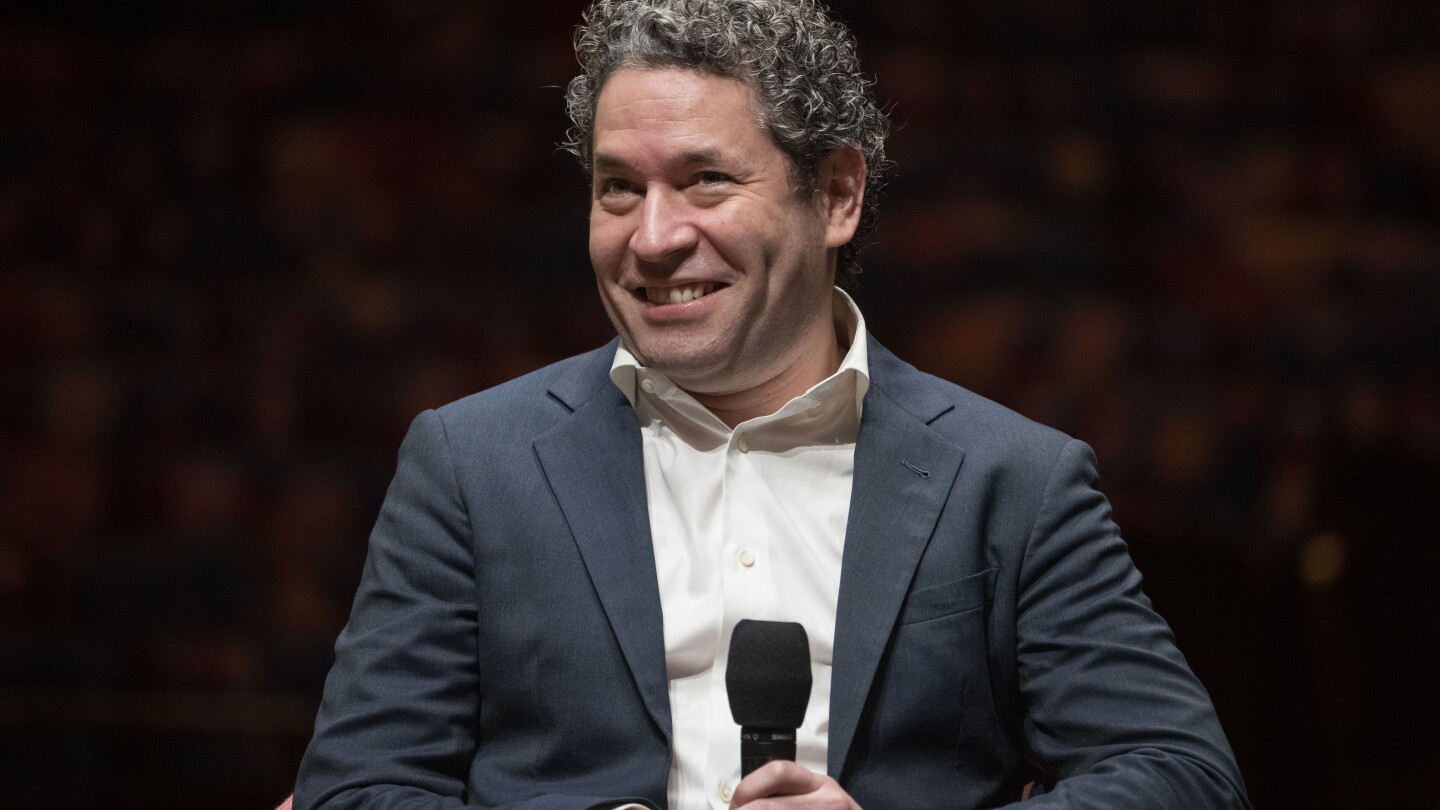 NY Philharmonic gets $40 million gift that endows Gustavo Dudamel's job ...