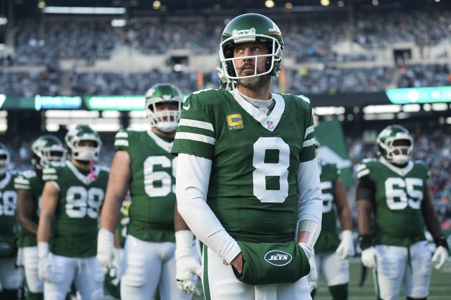 Jets tell Aaron Rodgers they're 'moving on' from the QB for next season,  report says | AP News