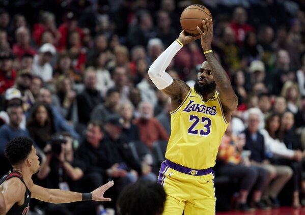 James has 35 and Lakers stay atop In-Season Tournament group with