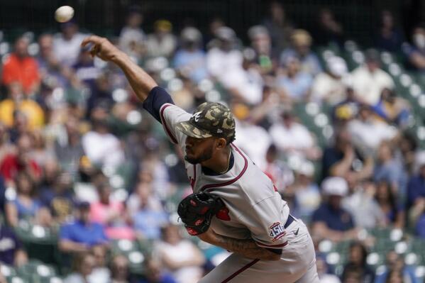 Huascar Ynoa back returns to pitching after broken hand