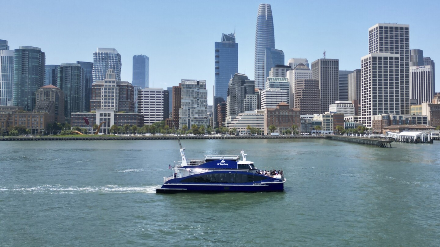Die weltweit erste kommerzielle wasserstoffbetriebene Fähre fährt in der Bucht von San Francisco und die Fahrt ist kostenlos
