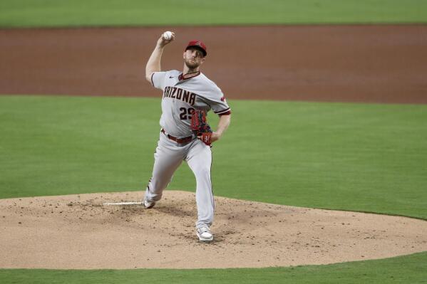 D-backs put together late rallies to earn series win over Padres
