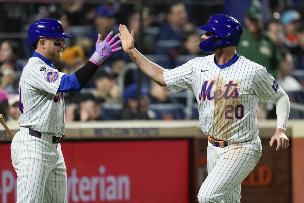 Mets rally in 7th and score the go-ahead run on a balk for a 3-1 victory  over the Pirates | AP News