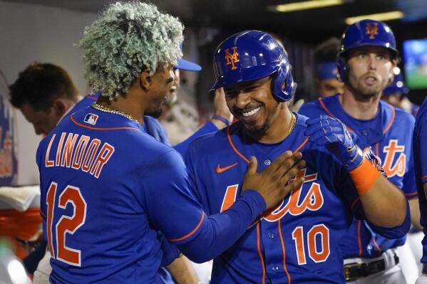 Mets' Eduardo Escobar Hits First Inning HR After Promising Young