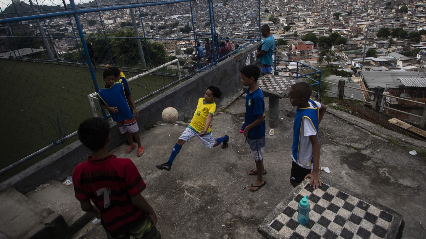 Официалният термин на Бразилия за бедни общности е предал стигма. Най-накрая беше направена промяна