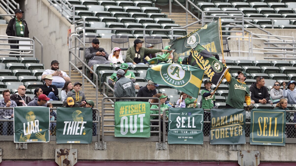 Oakland A's reverse boycott: Athletics extend winning streak to