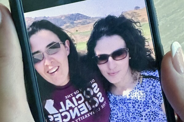 FILE - In this Sept., 2018 selfie image provided by Emma Tsurkov, right, she and her sister Elizabeth Tsurkov are shown in Santa Clara Valley, Calif. A video broadcast on an Iraqi television station and circulated on pro-Iranian social media Monday, Nov. 13, 2023, purported to show Elizabeth Tsurkov, an Israeli-Russian researcher who was allegedly kidnapped in Iraq, the first sign of life since her disappearance nearly eight months ago. The Associated Press could not verify the authenticity of the video released Monday. (AP Photo/Eric Tucker, File)