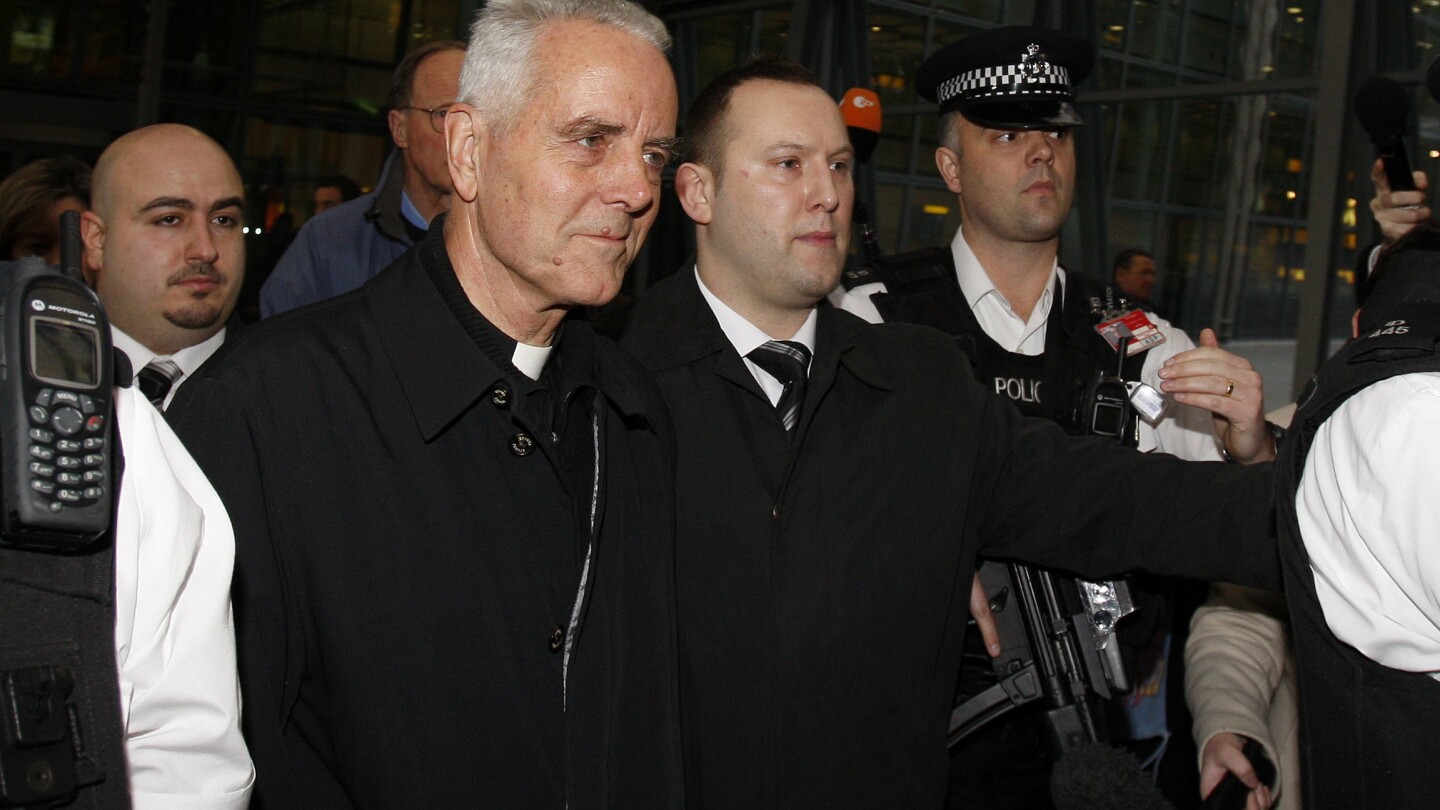Richard Williamson, Catholic bishop whose denial of Holocaust embarrassed Pope Benedict XVI, dies