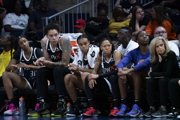 Brittney Griner not traveling with the Phoenix Mercury on road