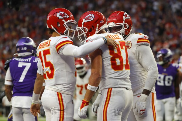 Chiefs see AFC top seed slip away, no longer control destiny - The San  Diego Union-Tribune