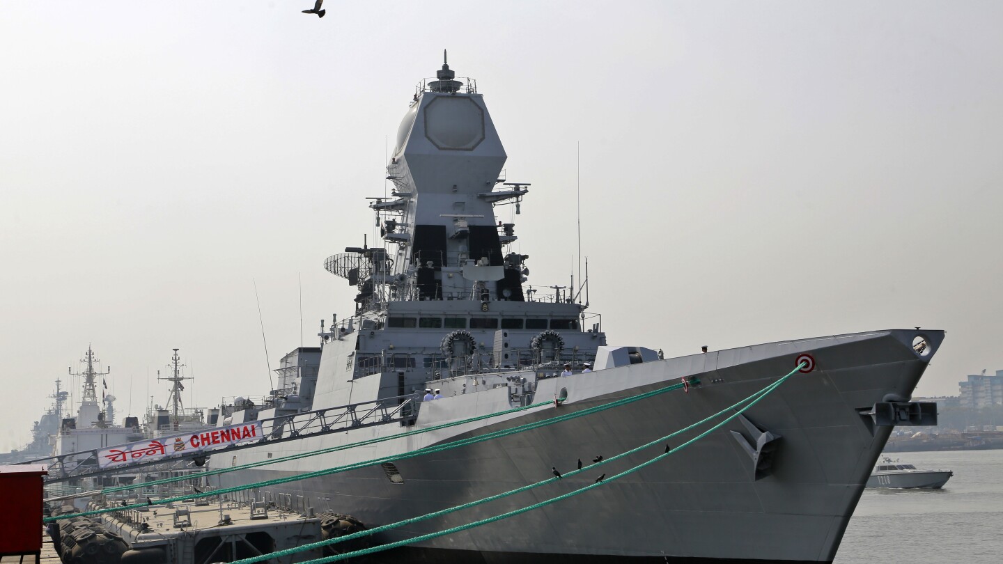 Angkatan Laut India mengerahkan sebuah kapal menyusul upaya pembajakan kapal curah berbendera Liberia