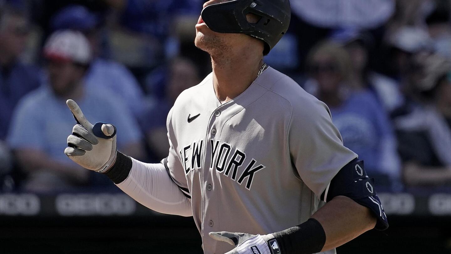 Rays rally late to beat last-place Yankees, push New York to 10 games back  in AL East 